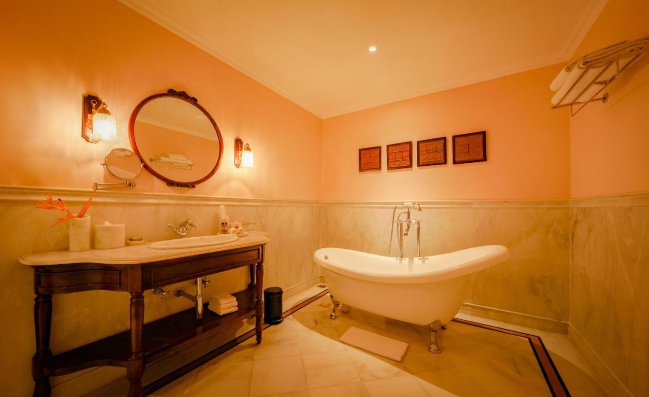 Raajkutir - IHCL SeleQtions Hotel Kolkata Bagian luar foto